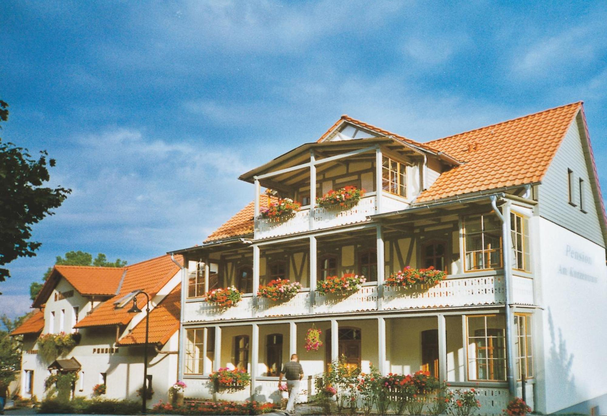 Hotel Pension Am Kurzentrum Bad Suderode Bagian luar foto